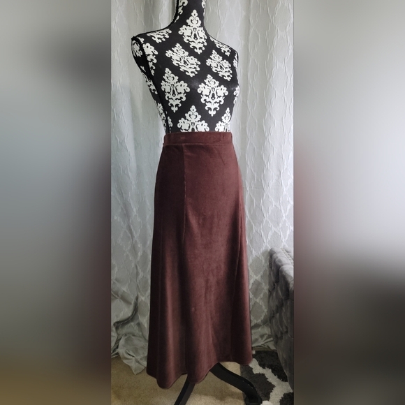 Melissa Paige Dresses & Skirts - Melissa Paige - Vintage-Style Brown Corduroy Skirt